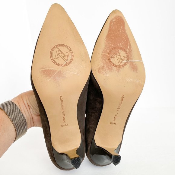 ADRIENNE VITTADINI Jacyn Brown Suede Heels Patent Leather Trim Bow Detail Sz 7.5 - Picture 5 of 8